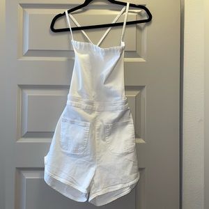 NWT White Lace Up Backless Romper with Zipper and Cute Pockets